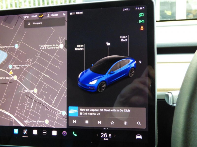 TESLA MODEL 3