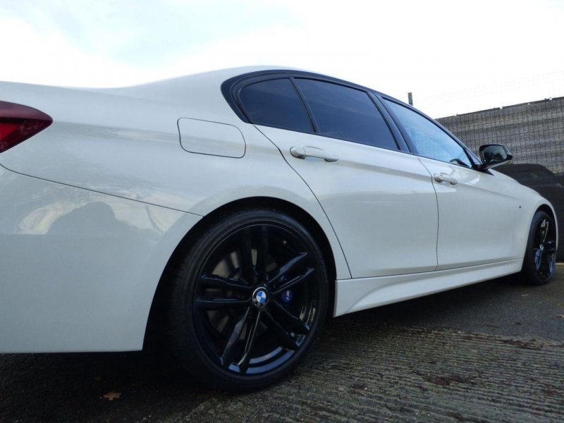 BMW 3 SERIES
