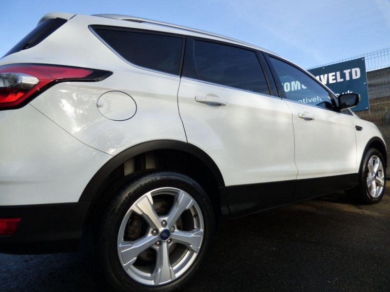 FORD KUGA