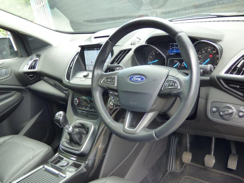 FORD KUGA