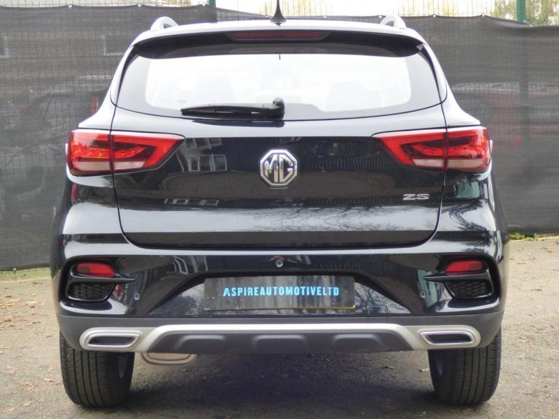 MG ZS