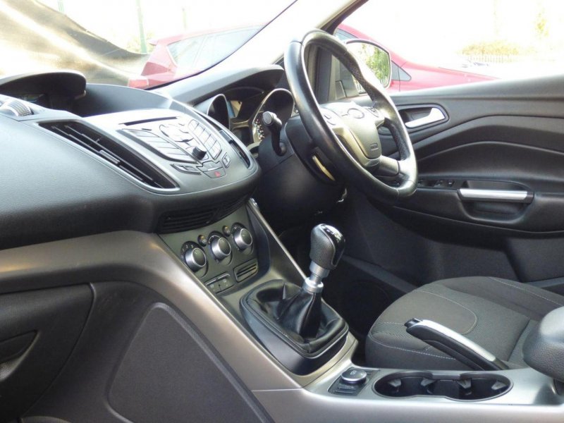 FORD KUGA
