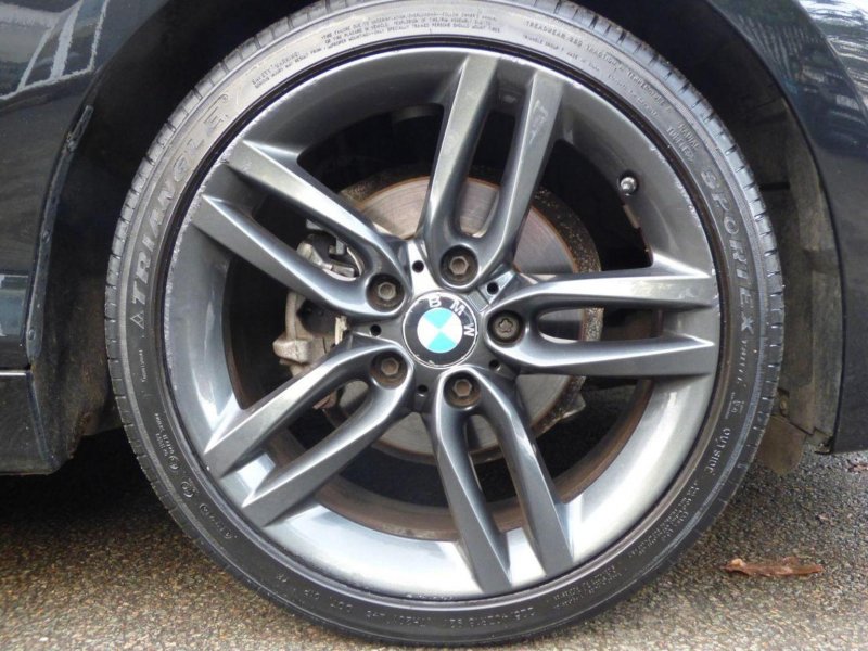 BMW 1 SERIES