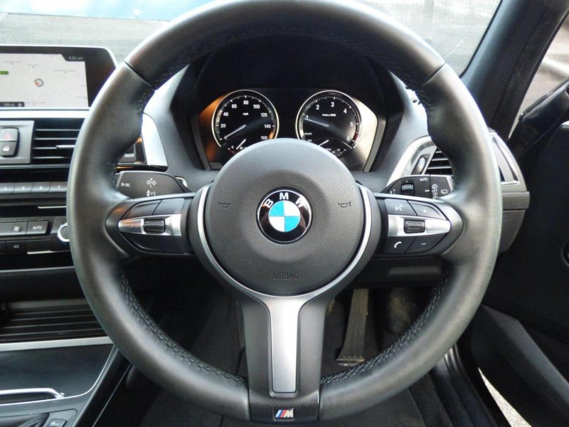 BMW 1 SERIES