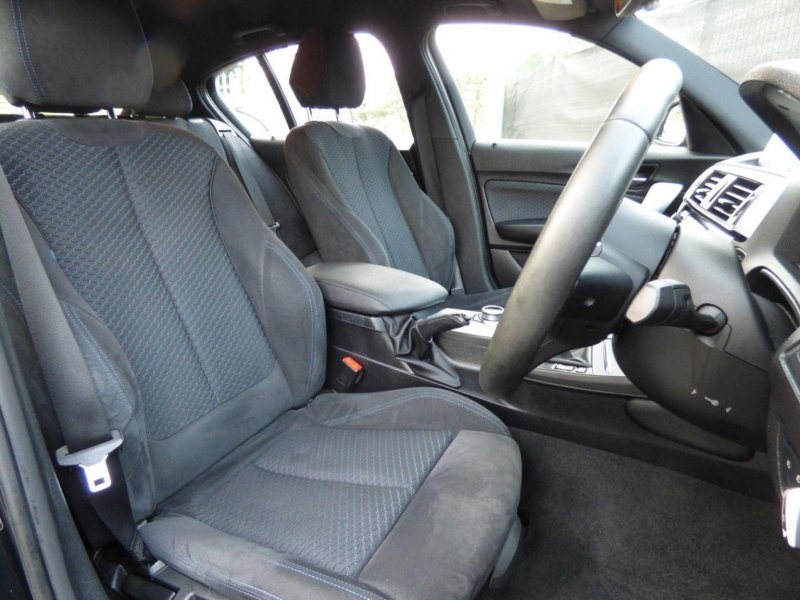 BMW 1 SERIES