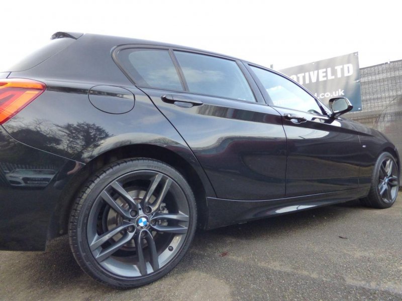 BMW 1 SERIES