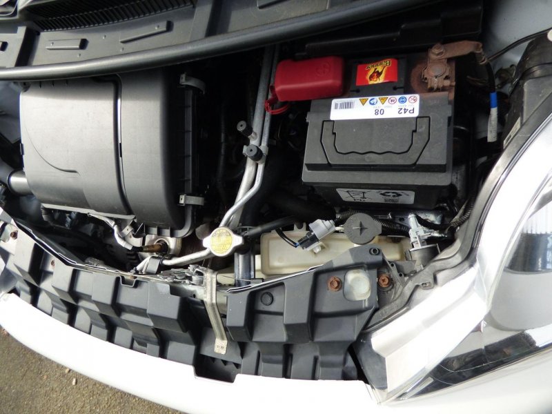 PEUGEOT 107