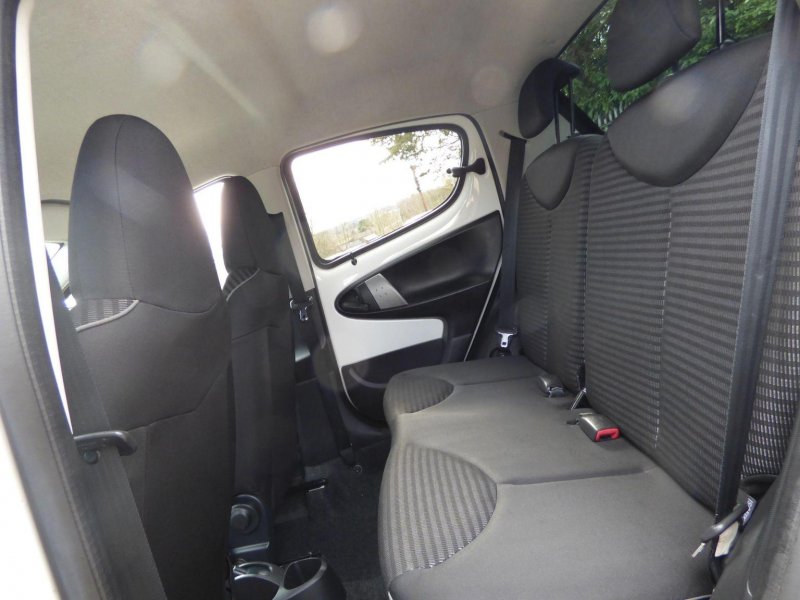 PEUGEOT 107