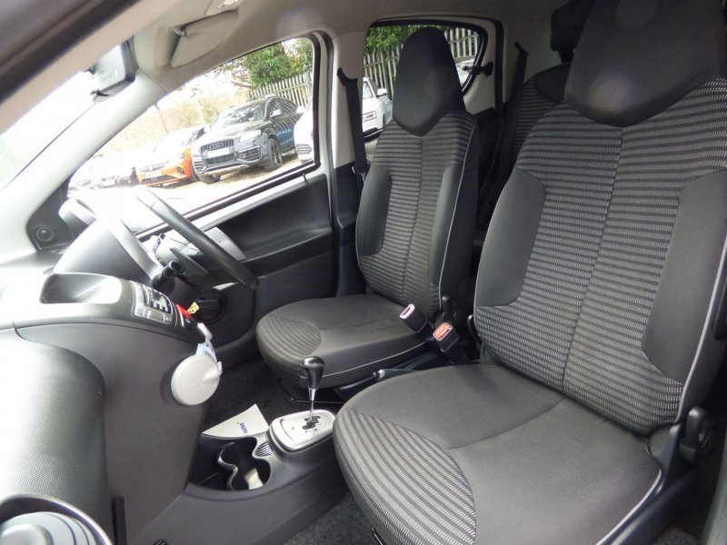 PEUGEOT 107