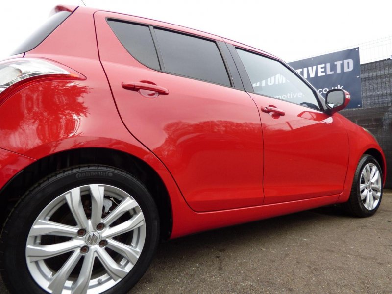 SUZUKI SWIFT