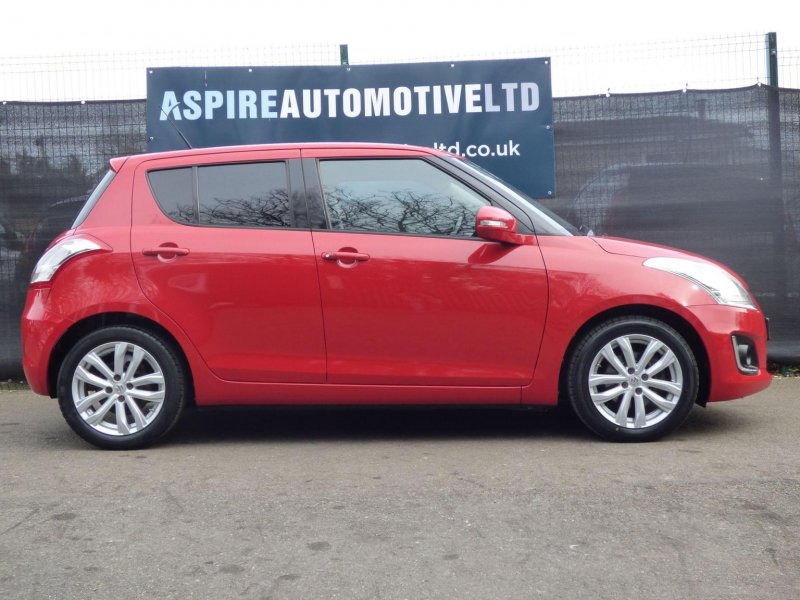 SUZUKI SWIFT