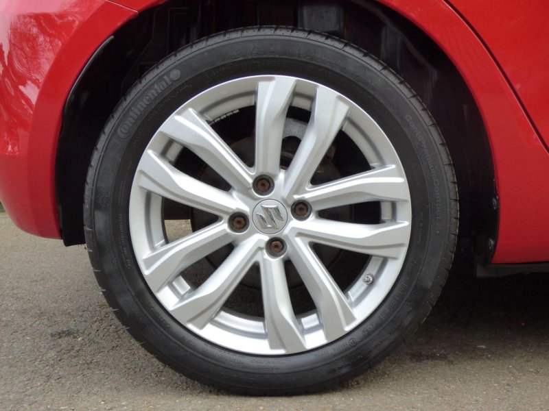 SUZUKI SWIFT