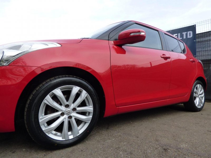SUZUKI SWIFT