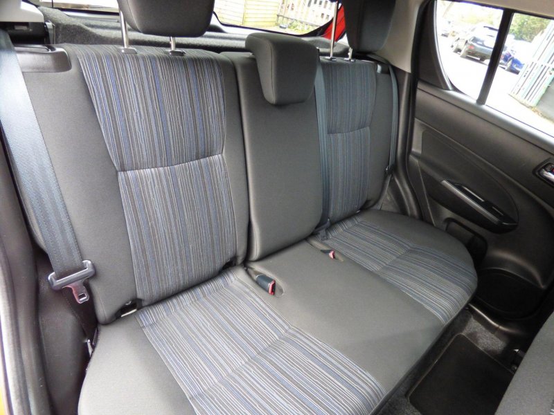 SUZUKI SWIFT