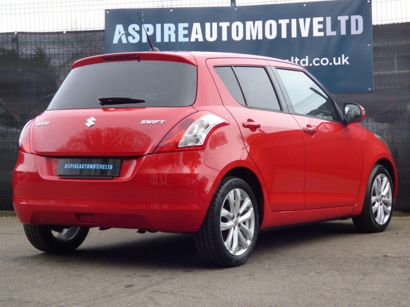 SUZUKI SWIFT