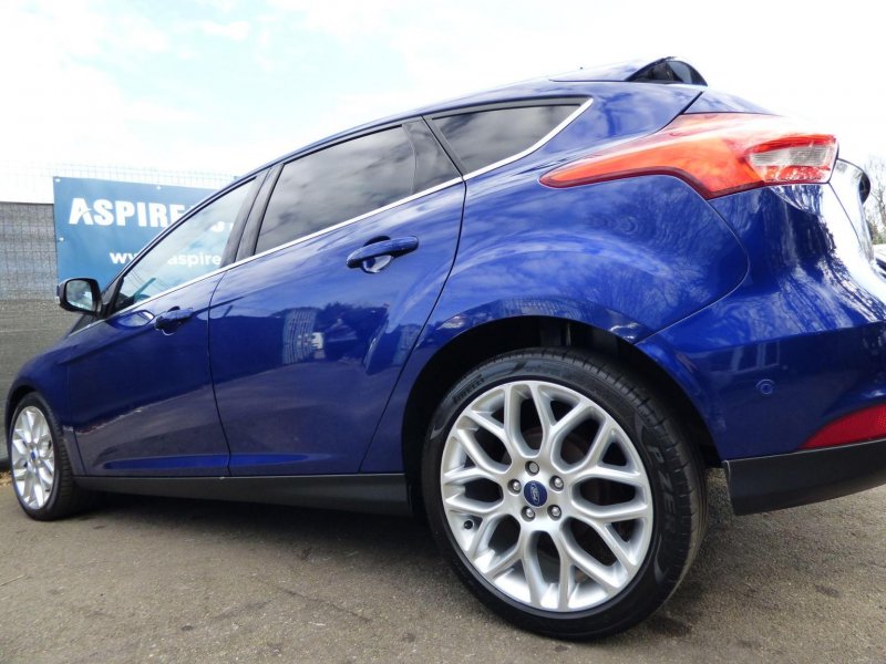 FORD FOCUS