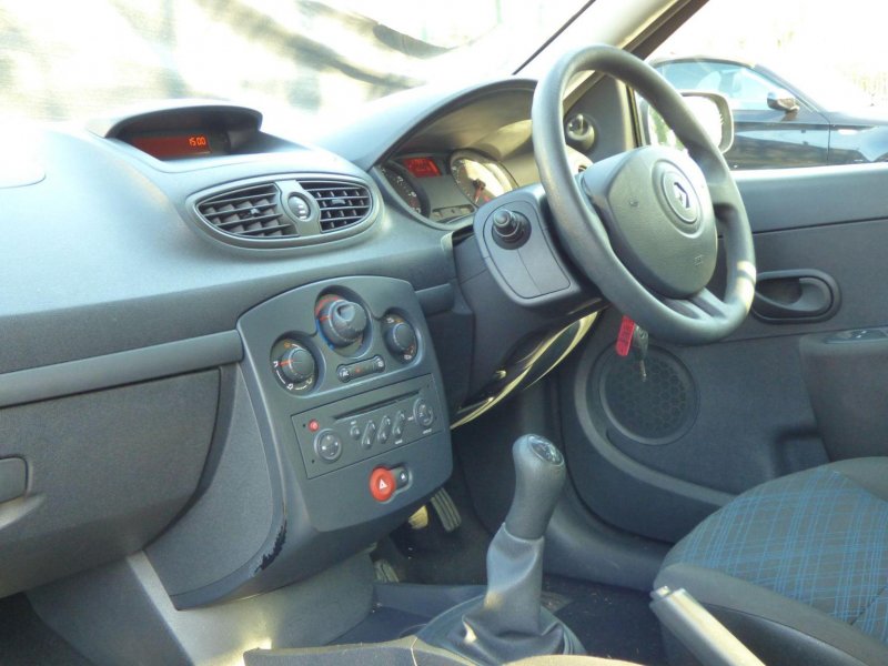RENAULT CLIO