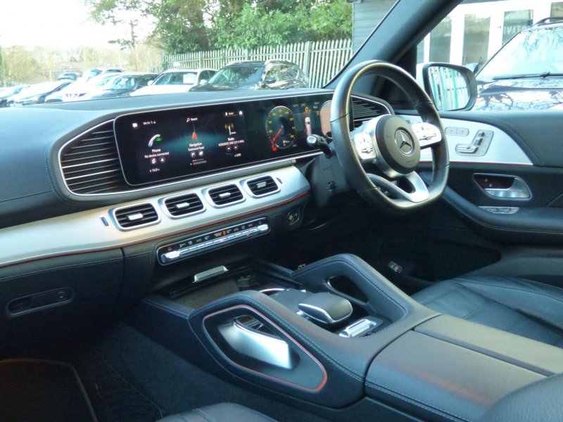 MERCEDES-BENZ GLS