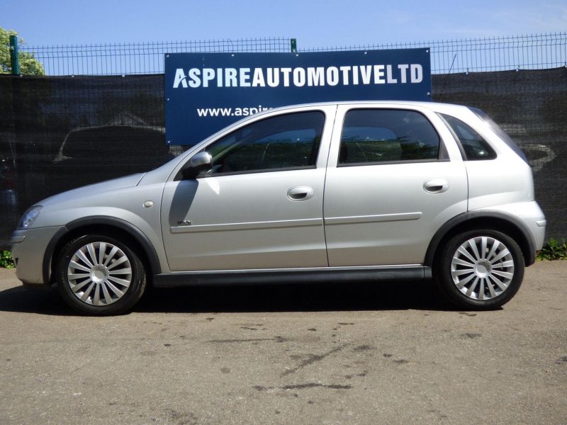 VAUXHALL CORSA