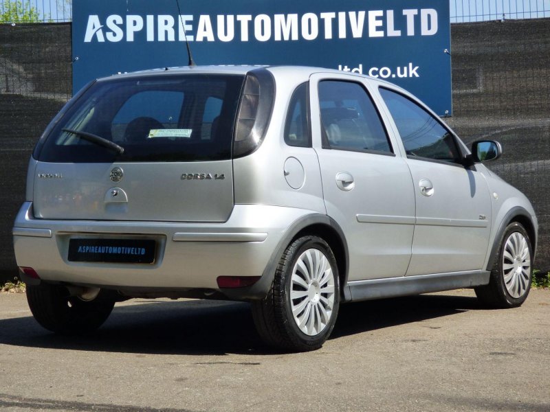 VAUXHALL CORSA