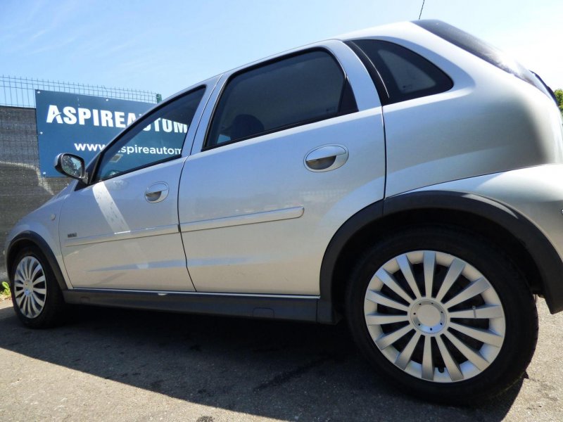 VAUXHALL CORSA