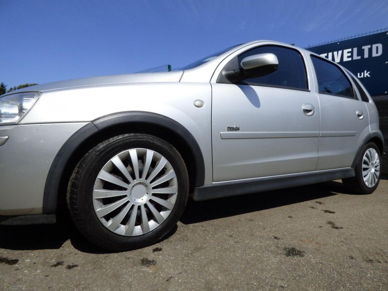 VAUXHALL CORSA