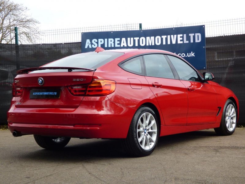 BMW 3 SERIES