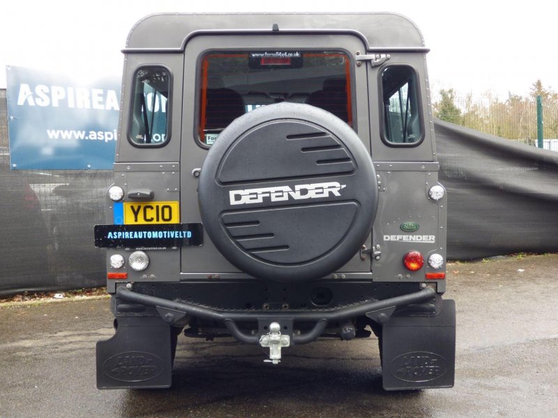 LAND ROVER DEFENDER 90