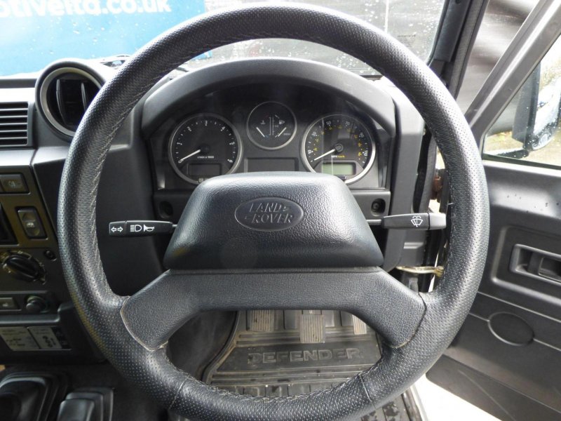 LAND ROVER DEFENDER 90