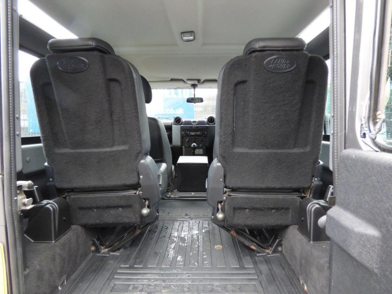 LAND ROVER DEFENDER 90