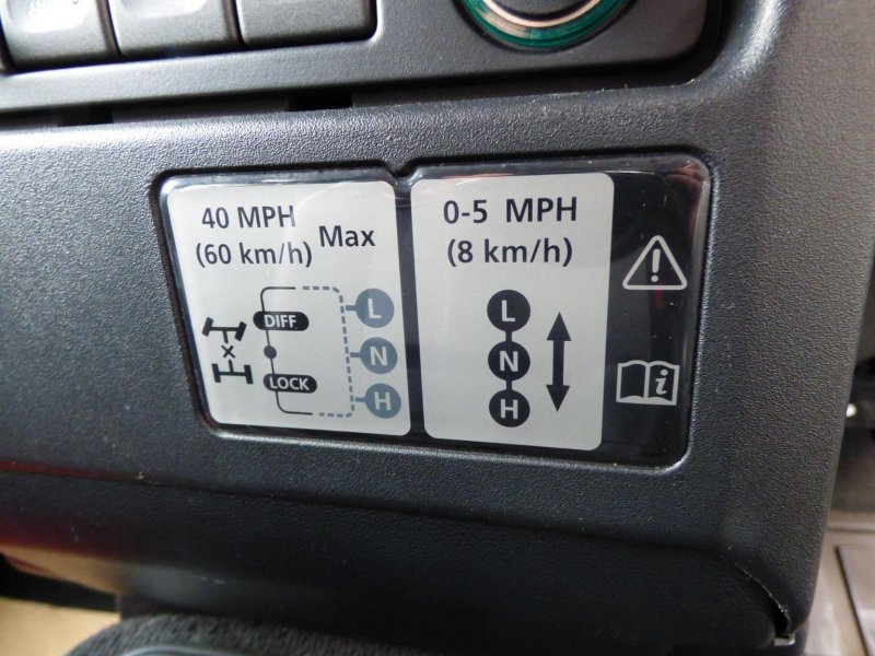LAND ROVER DEFENDER 90
