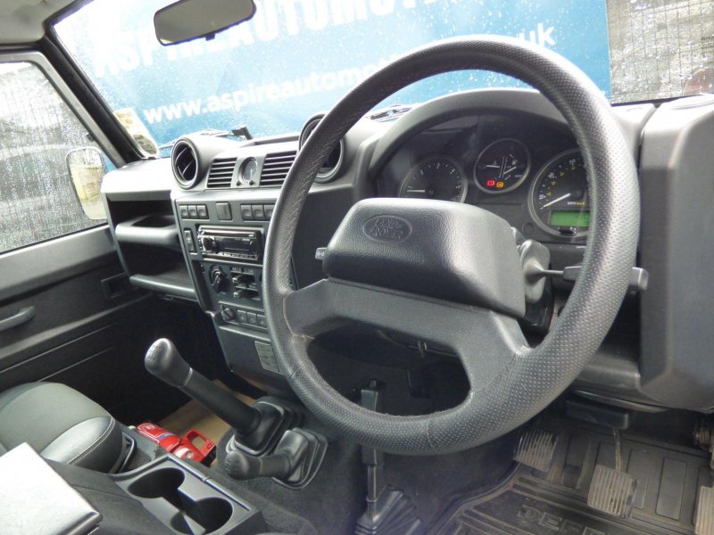 LAND ROVER DEFENDER 90