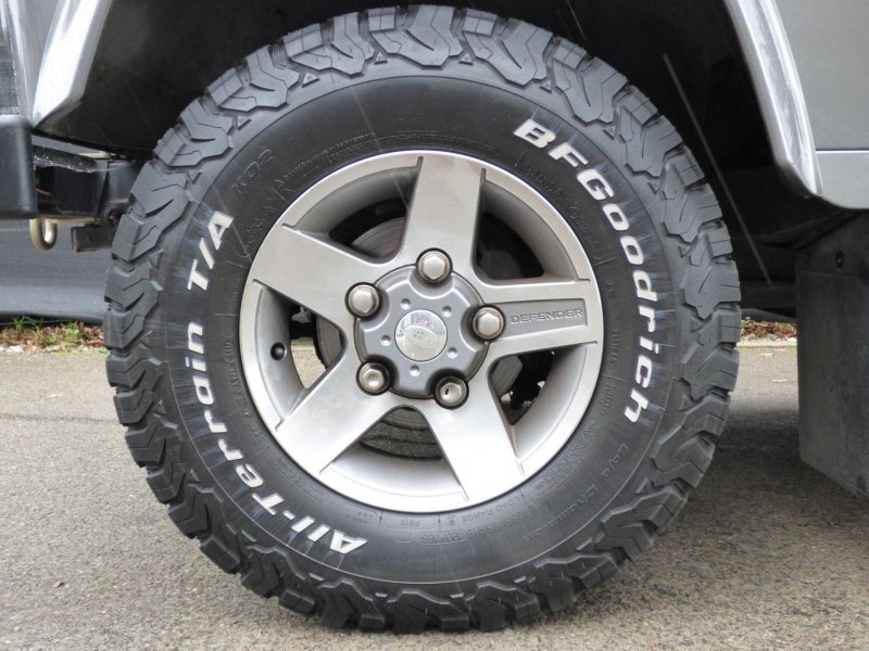 LAND ROVER DEFENDER 90