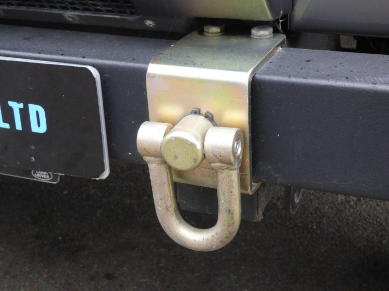 LAND ROVER DEFENDER 90