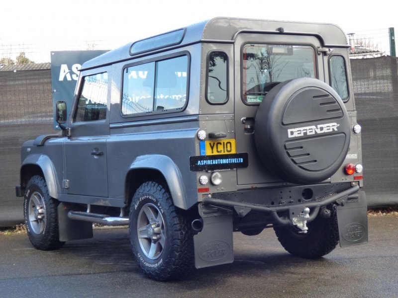 LAND ROVER DEFENDER 90
