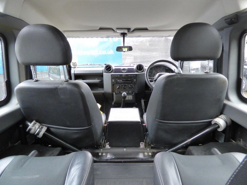 LAND ROVER DEFENDER 90