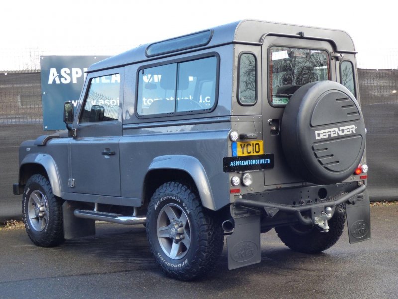 LAND ROVER DEFENDER 90