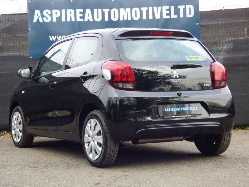 PEUGEOT 108
