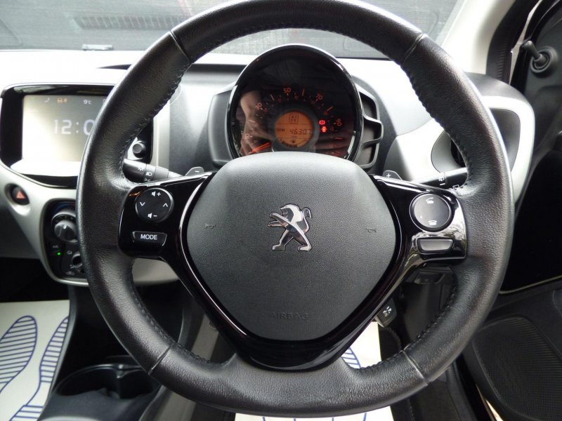 PEUGEOT 108
