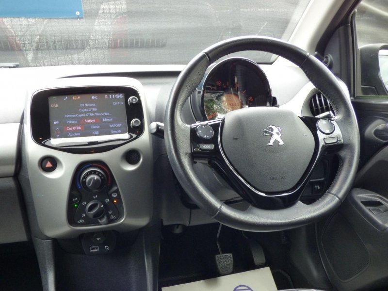 PEUGEOT 108