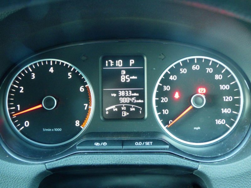 VOLKSWAGEN POLO