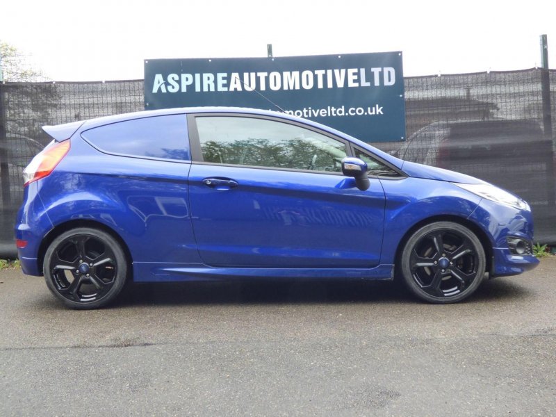 FORD FIESTA VAN