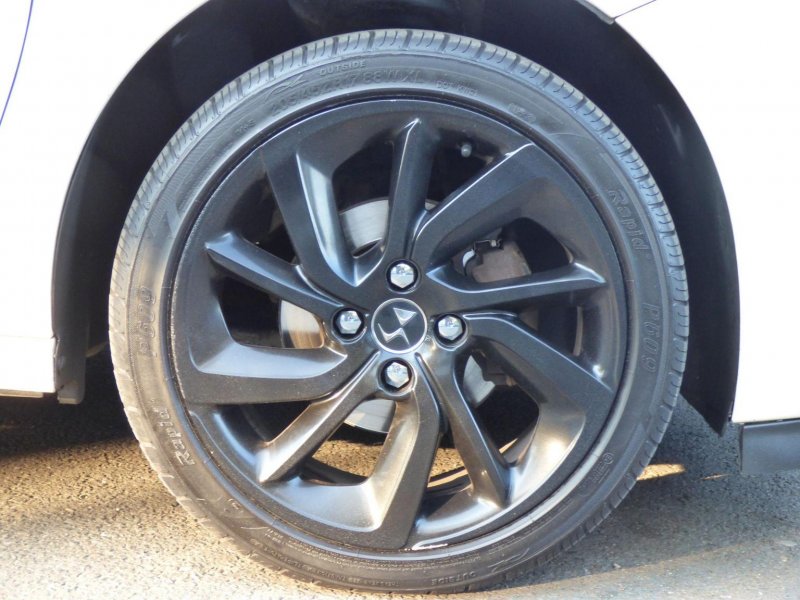 DS AUTOMOBILES DS 3