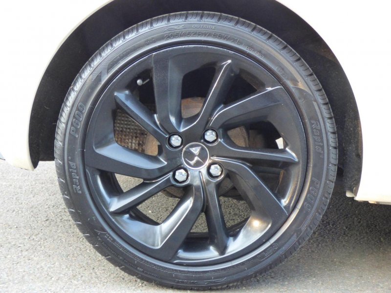 DS AUTOMOBILES DS 3