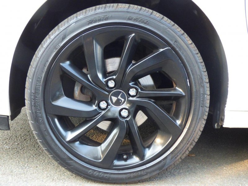 DS AUTOMOBILES DS 3