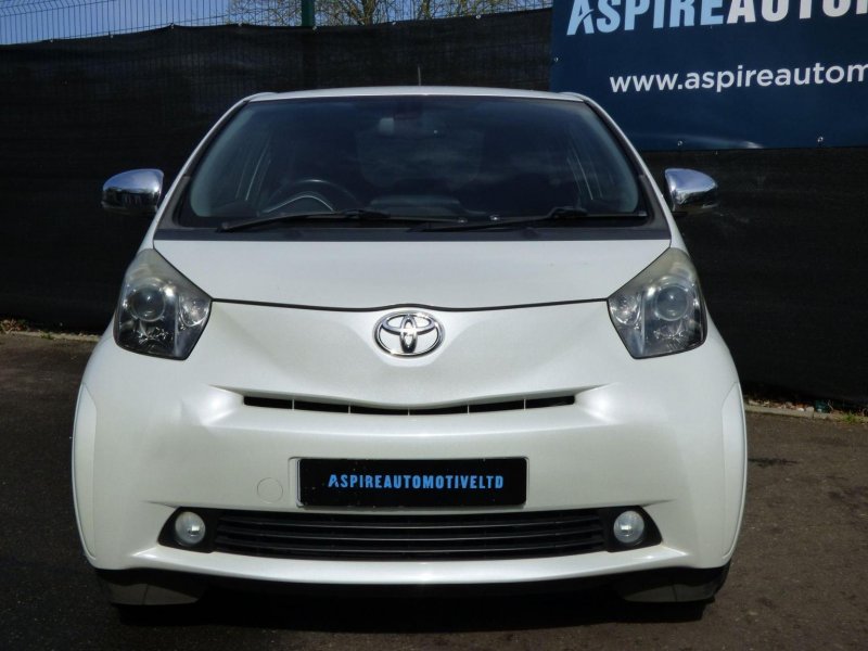 TOYOTA IQ