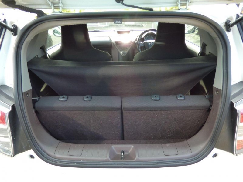TOYOTA IQ