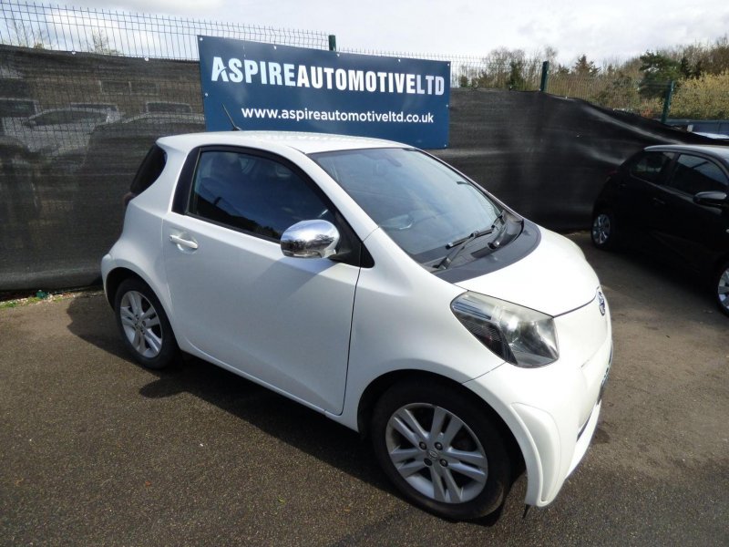TOYOTA IQ