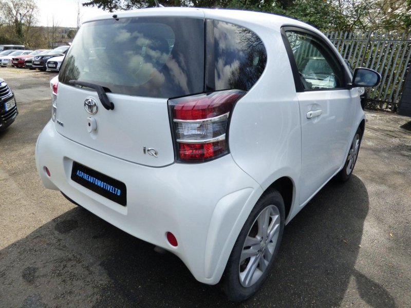TOYOTA IQ