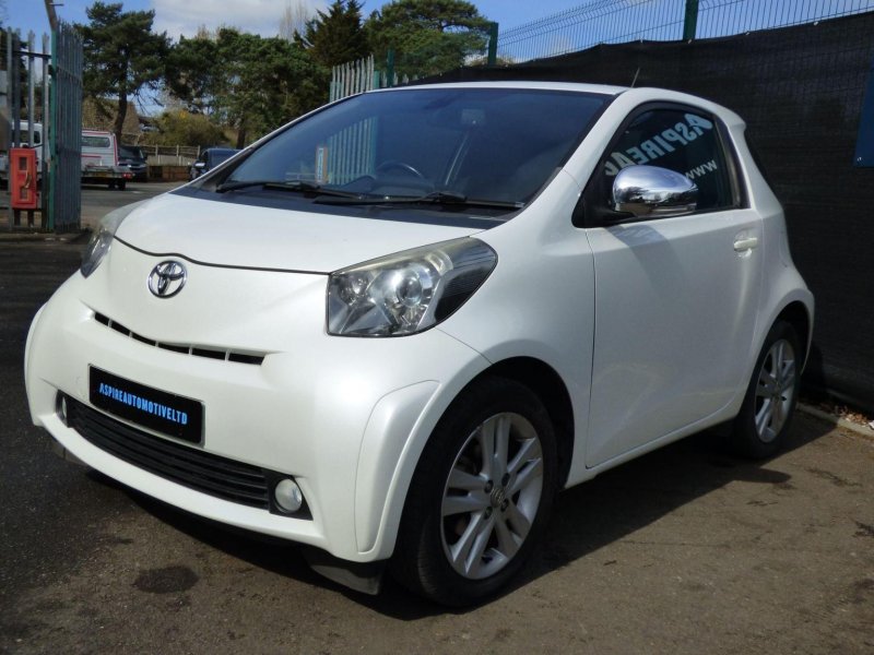 TOYOTA IQ